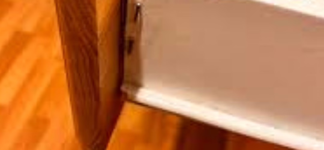 Broken Cabinet Hinges & Drawers – Repair or Replace
